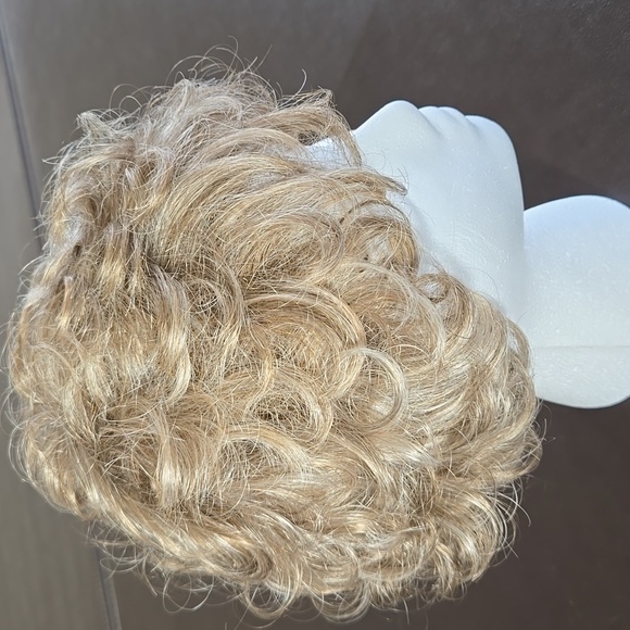 Pre-owned wig - Picture 1 of 8